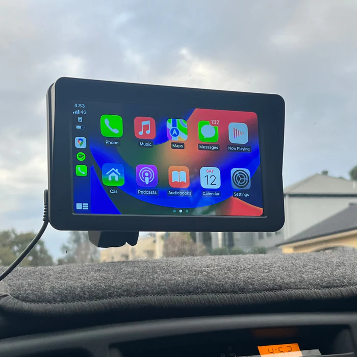 Universal Touchscreen Car Display With Apple CarPlay & Android Auto